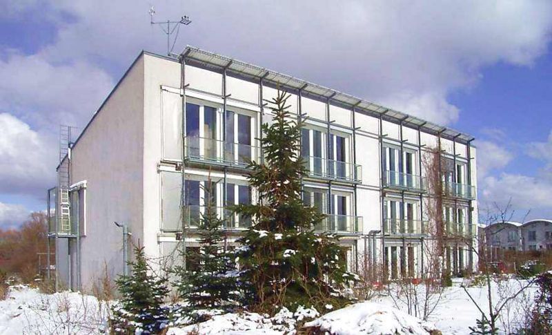 800px-Passivhaus_Darmstadt_Kranichstein_Schnee_2005_Feb